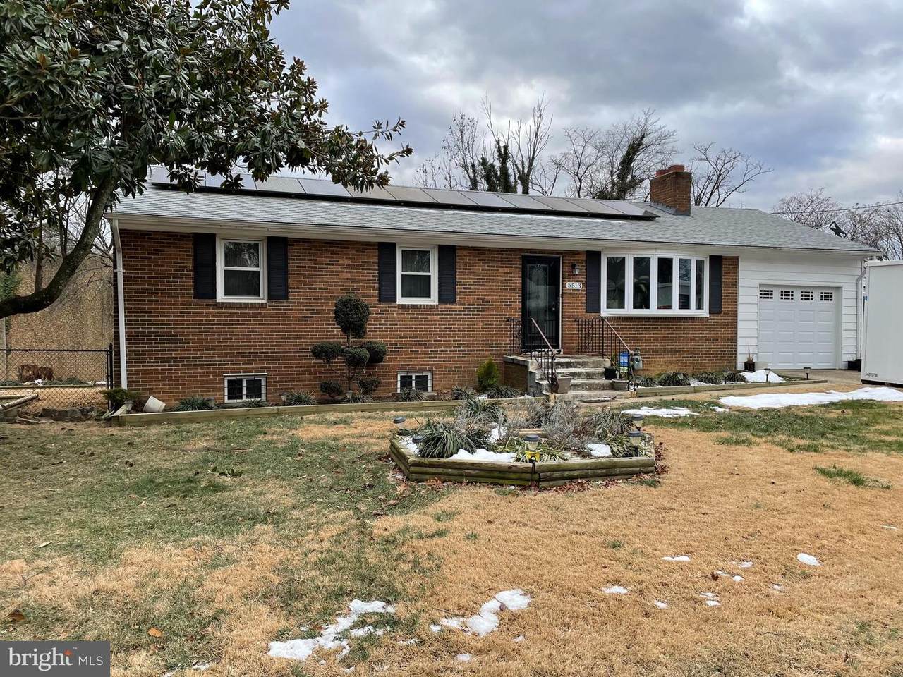 5513 Hill Way - Photo 1