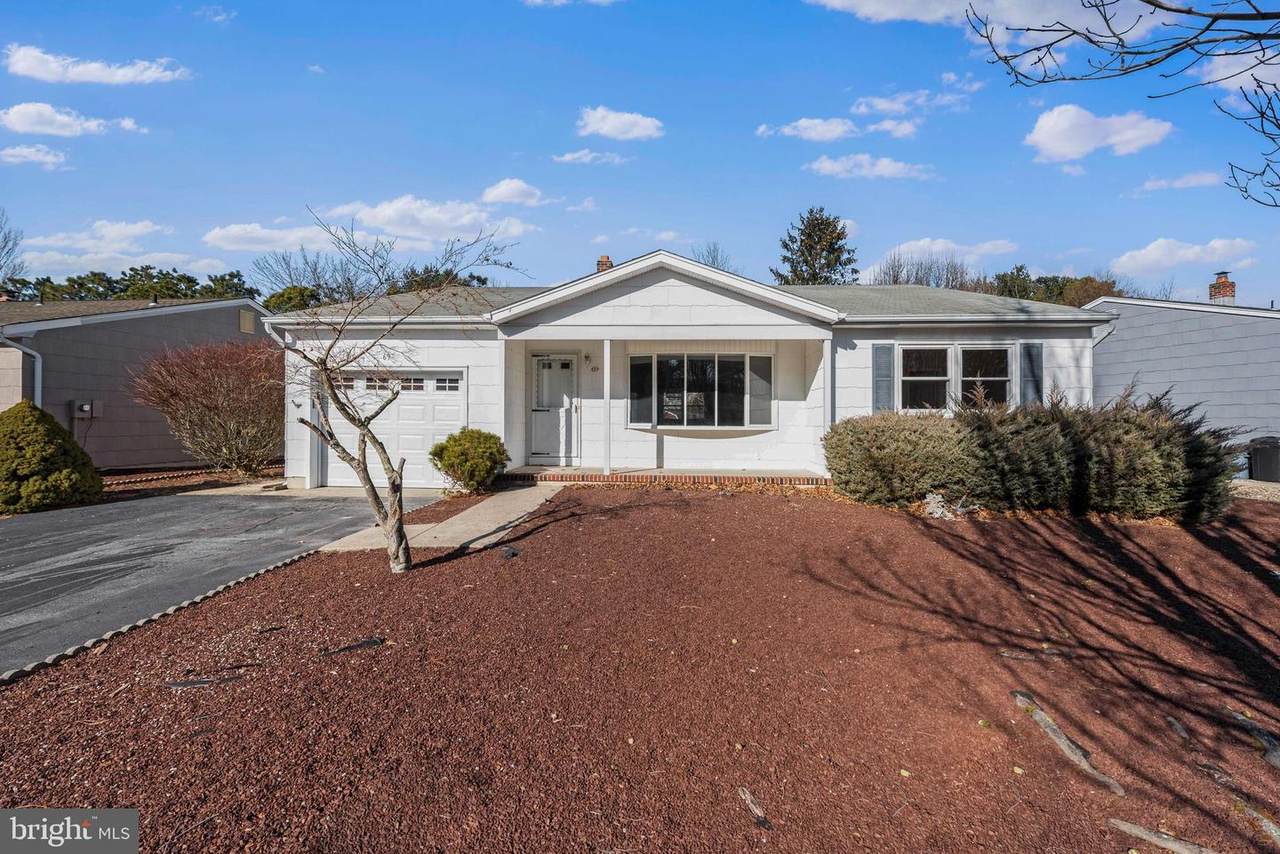 69 Castleton Drive - Photo 1