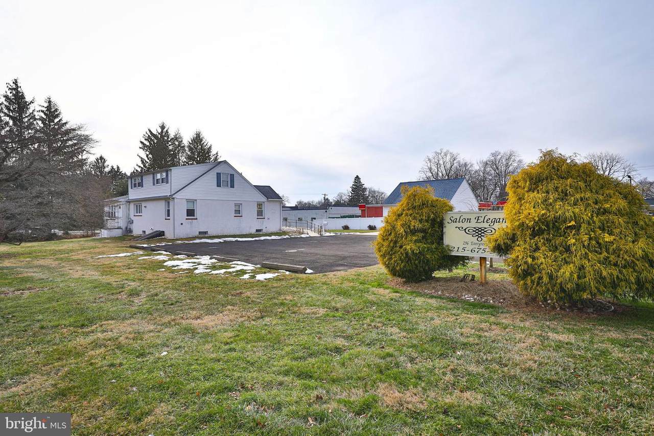 296 Evergreen Avenue - Photo 1