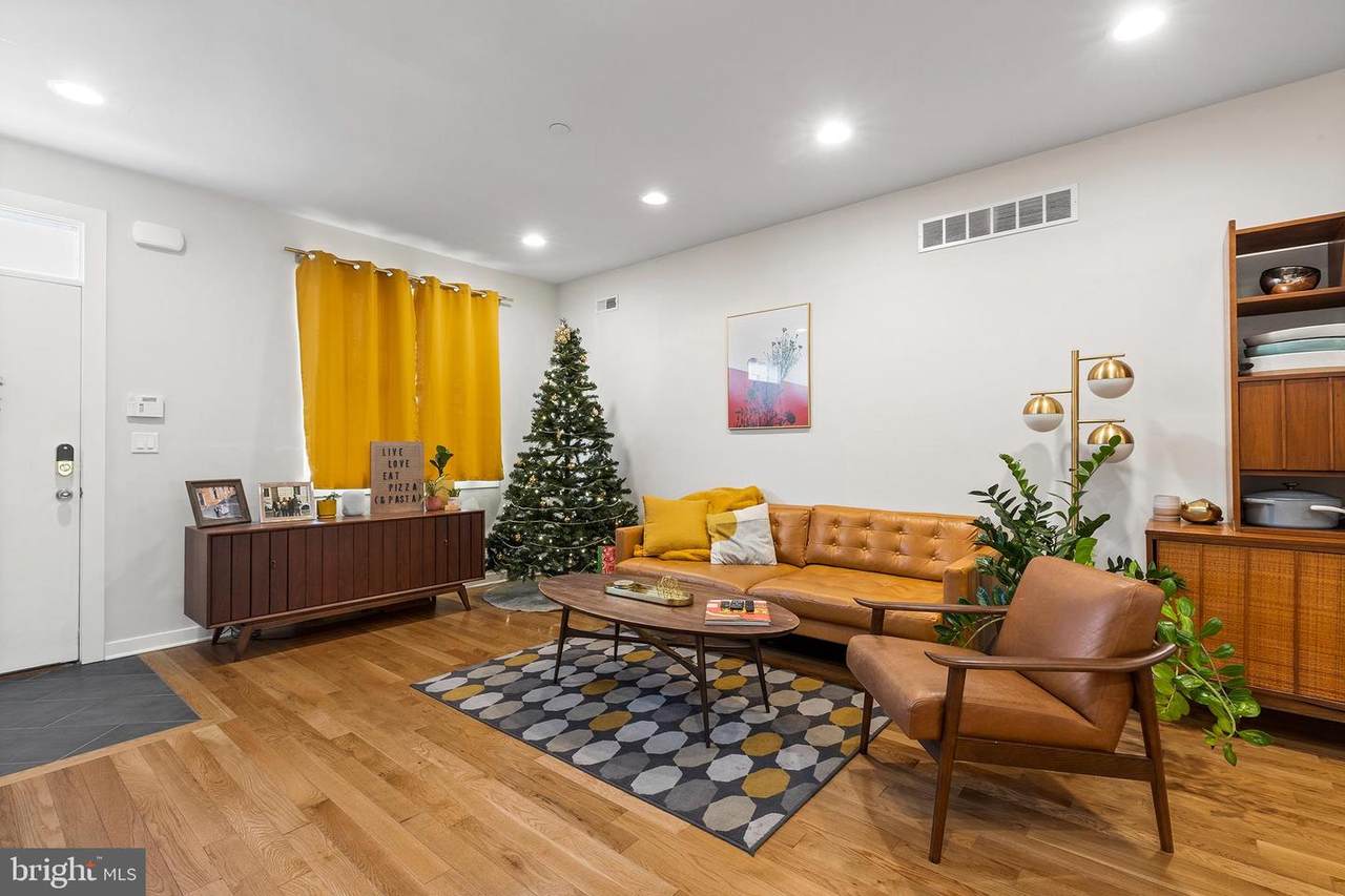 1923 6TH Street - Photo 1