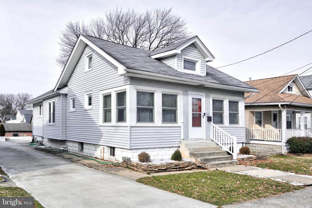 143 Pine Street - Photo 1
