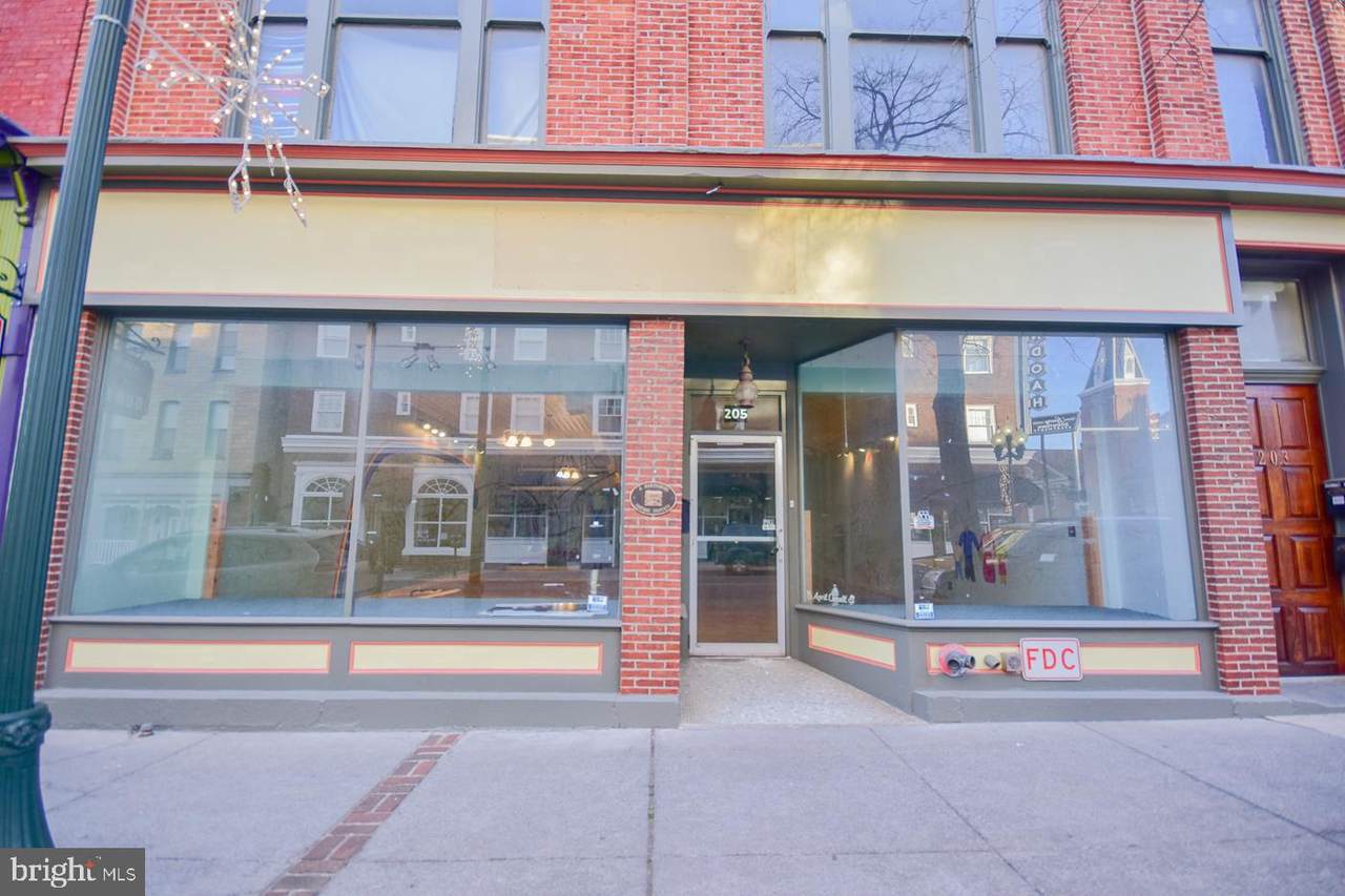 205 Queen Street - Photo 1