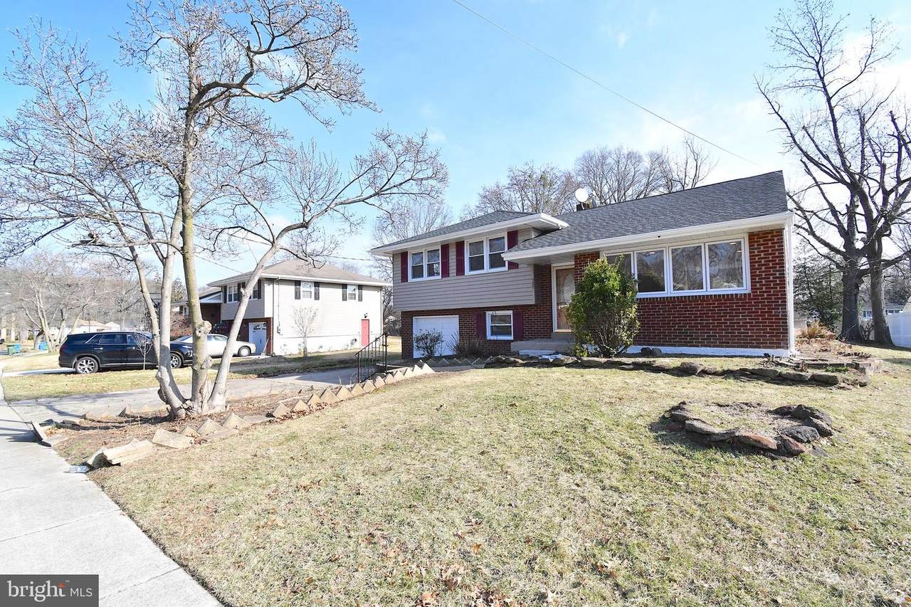523 King George Road - Photo 1