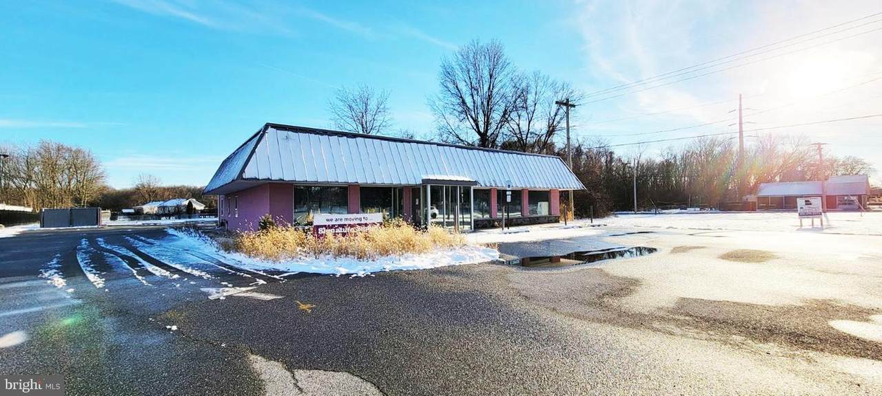 370 Broadway - Photo 1