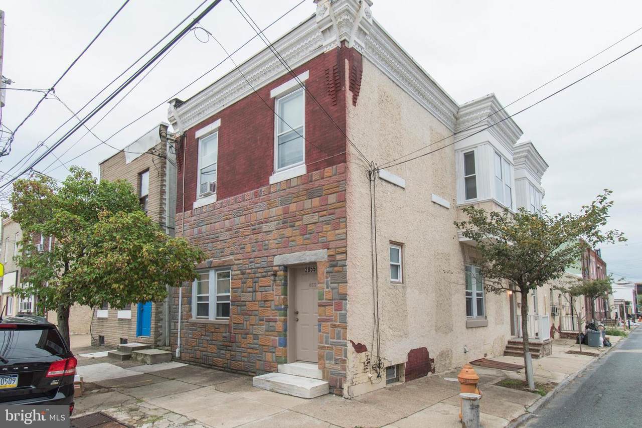 2855 Thompson Street - Photo 1