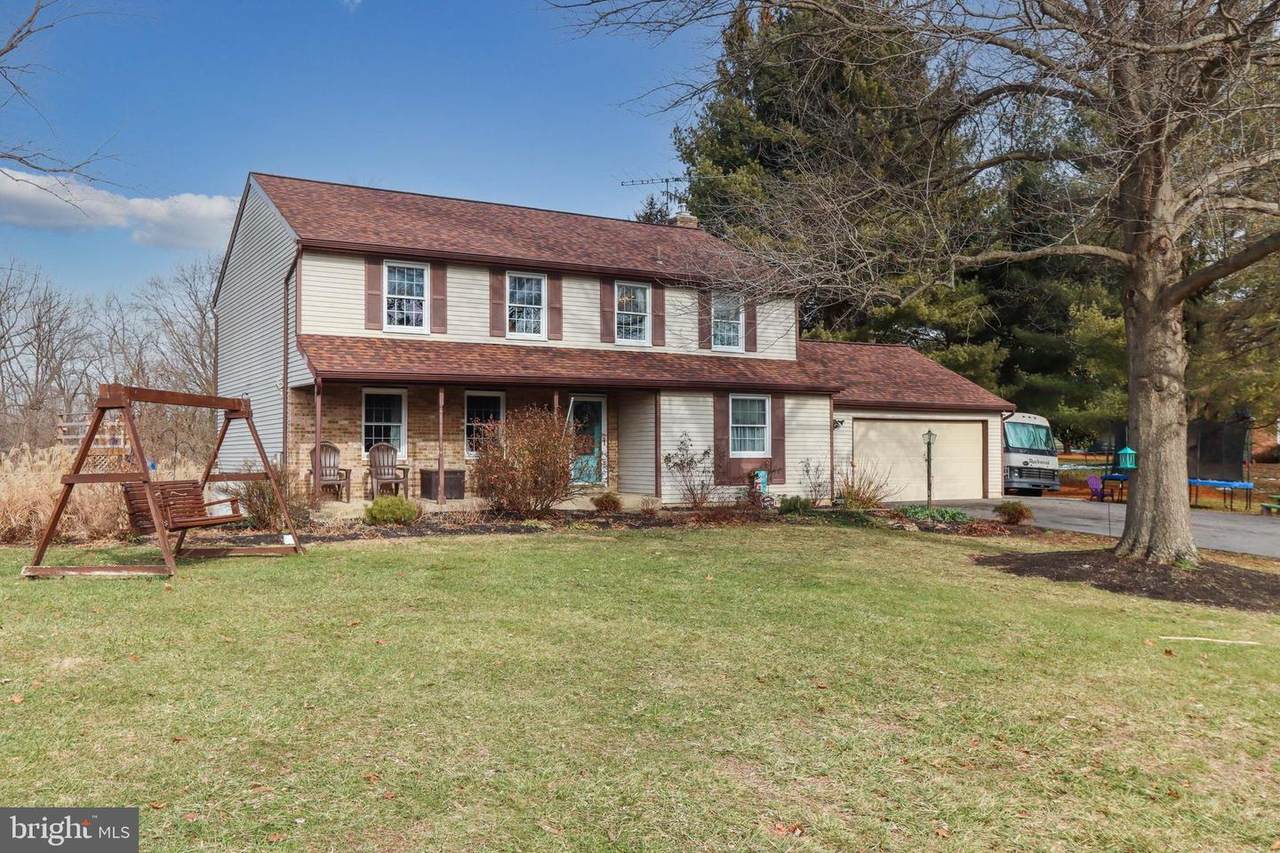 9804 Greenbrier Lane - Photo 1
