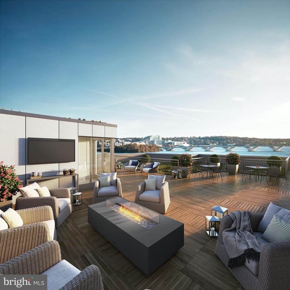 925 Fairfax St - Photo 1