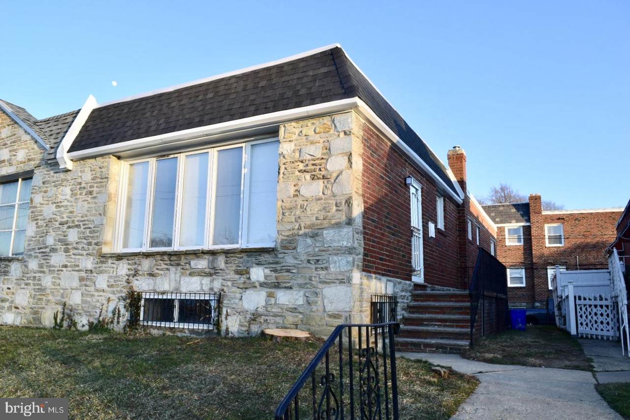 1042 Sedgwick Street - Photo 1