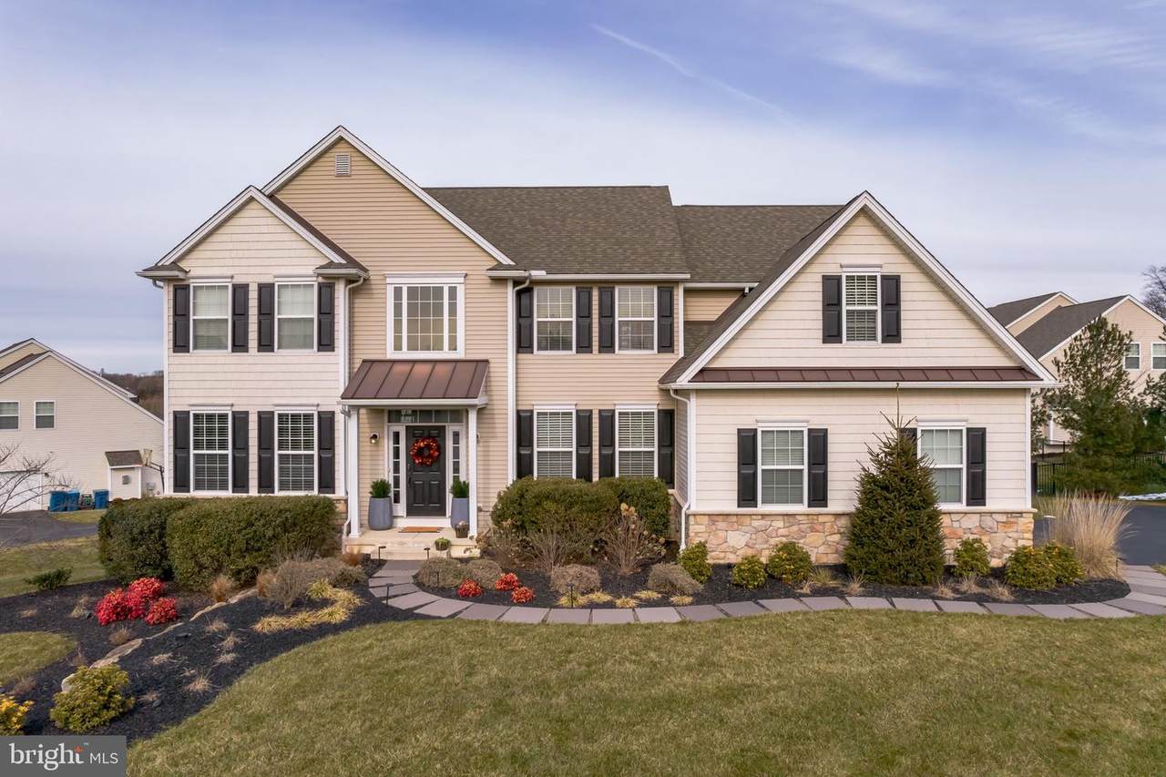 1400 Mantel Drive - Photo 1