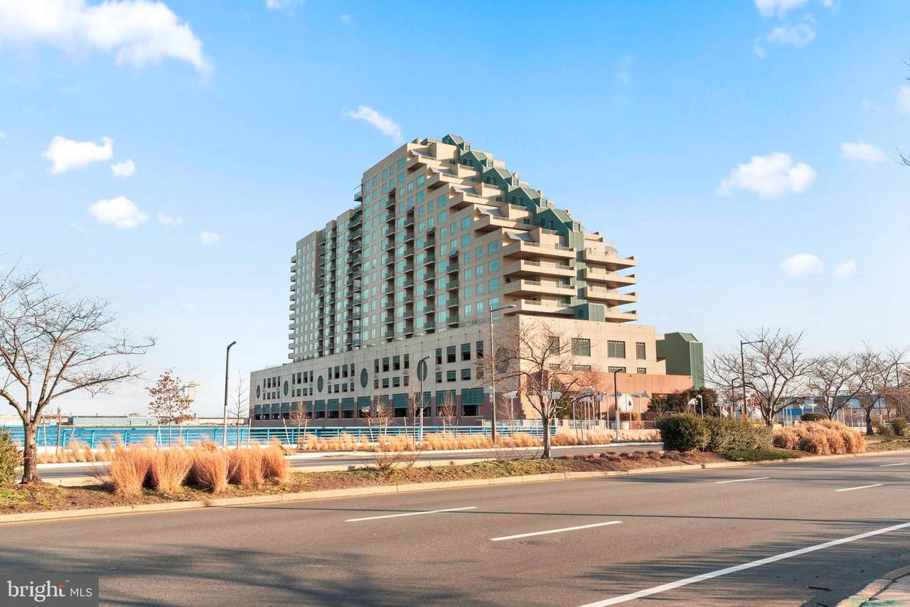 717 Columbus Boulevard - Photo 1