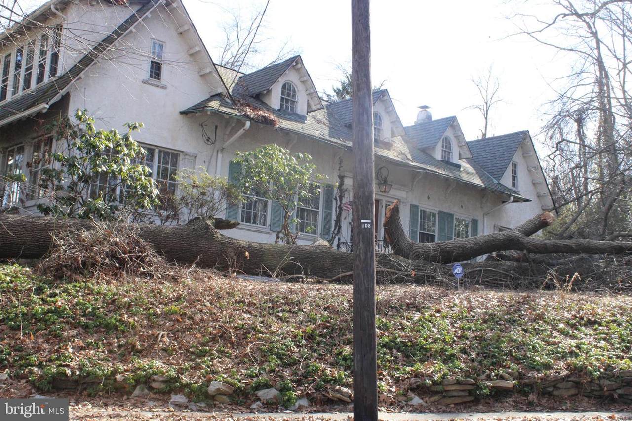 831 Crown Street - Photo 1