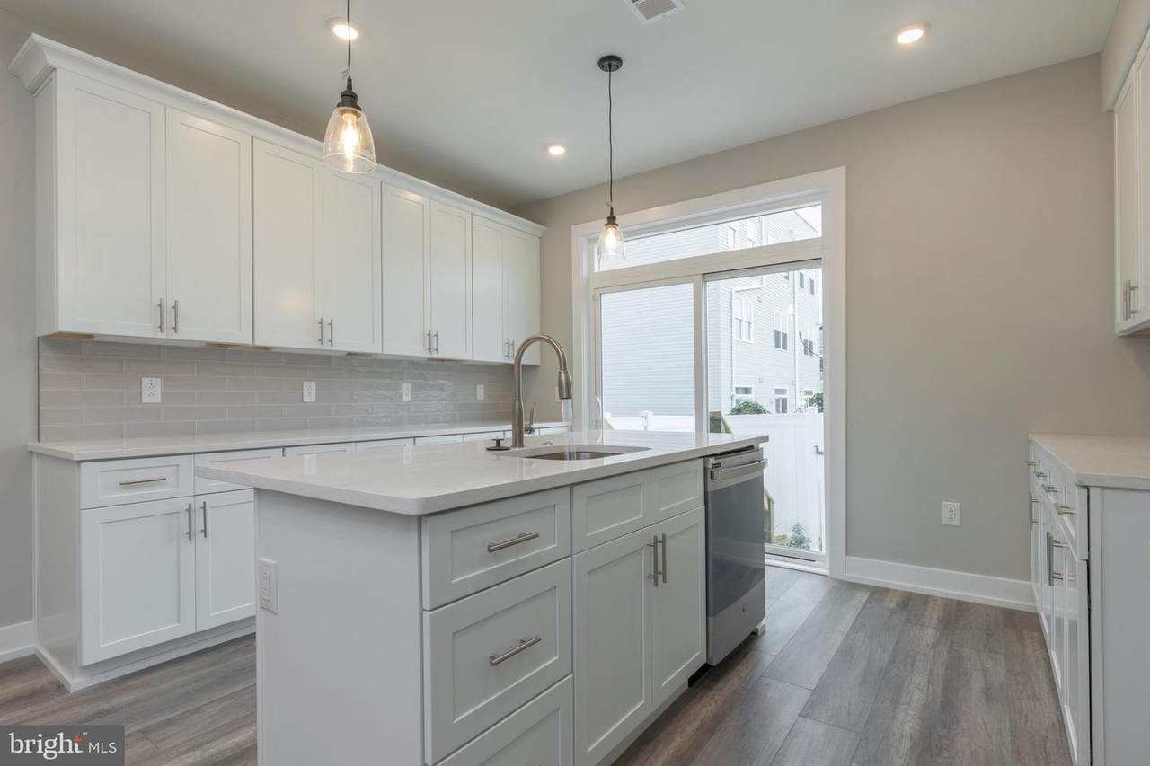 138 Huntingdon Street - Photo 1