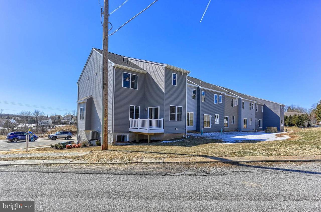 135 Sussex Place - Photo 1