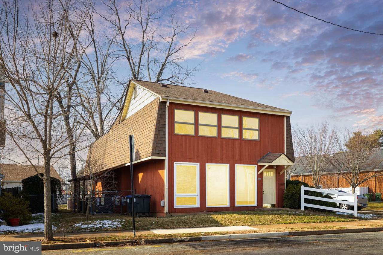 2636 Caroline Street - Photo 1