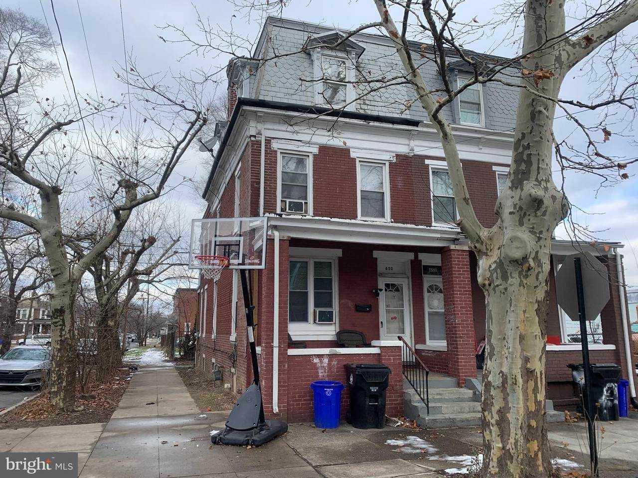 650 Emerald Street - Photo 1