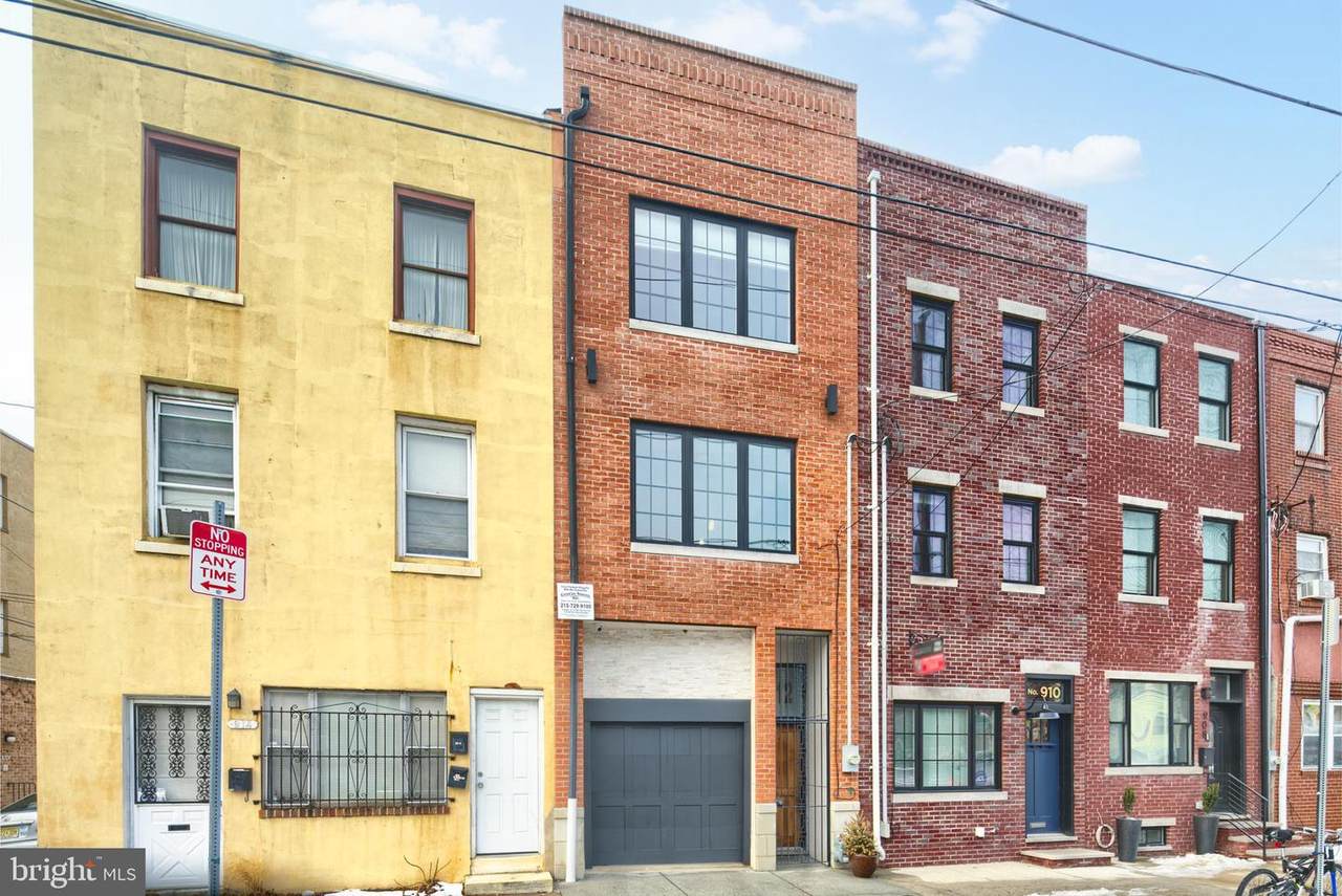 912 11TH Street - Photo 1