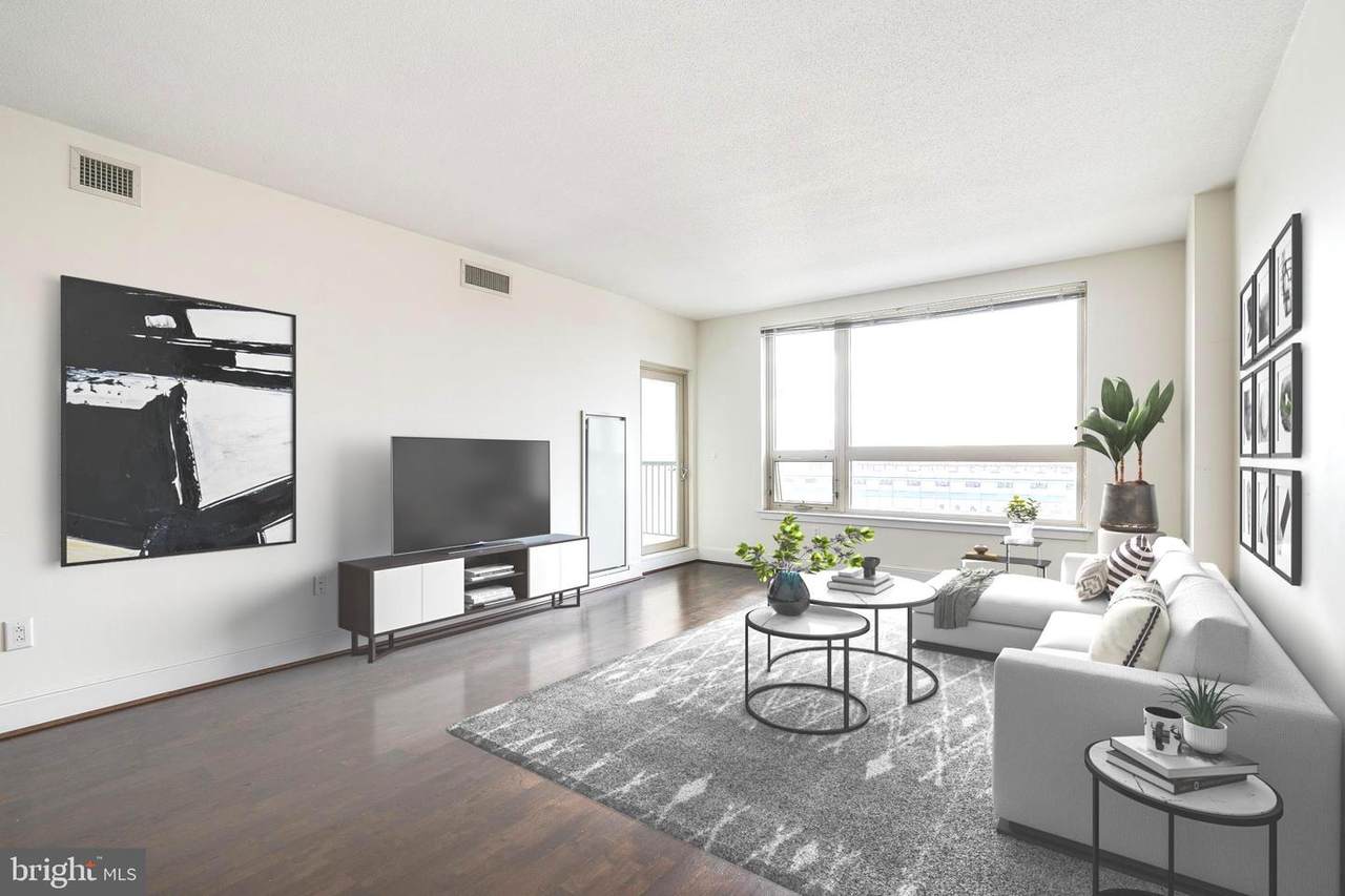 717 Columbus Boulevard - Photo 1