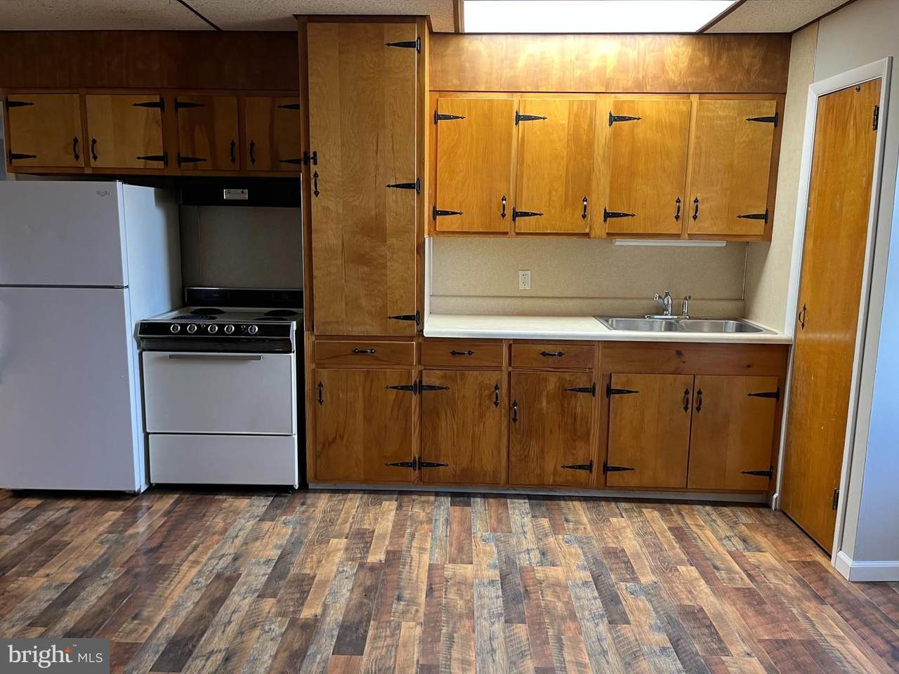 101 Centre Avenue - Photo 1