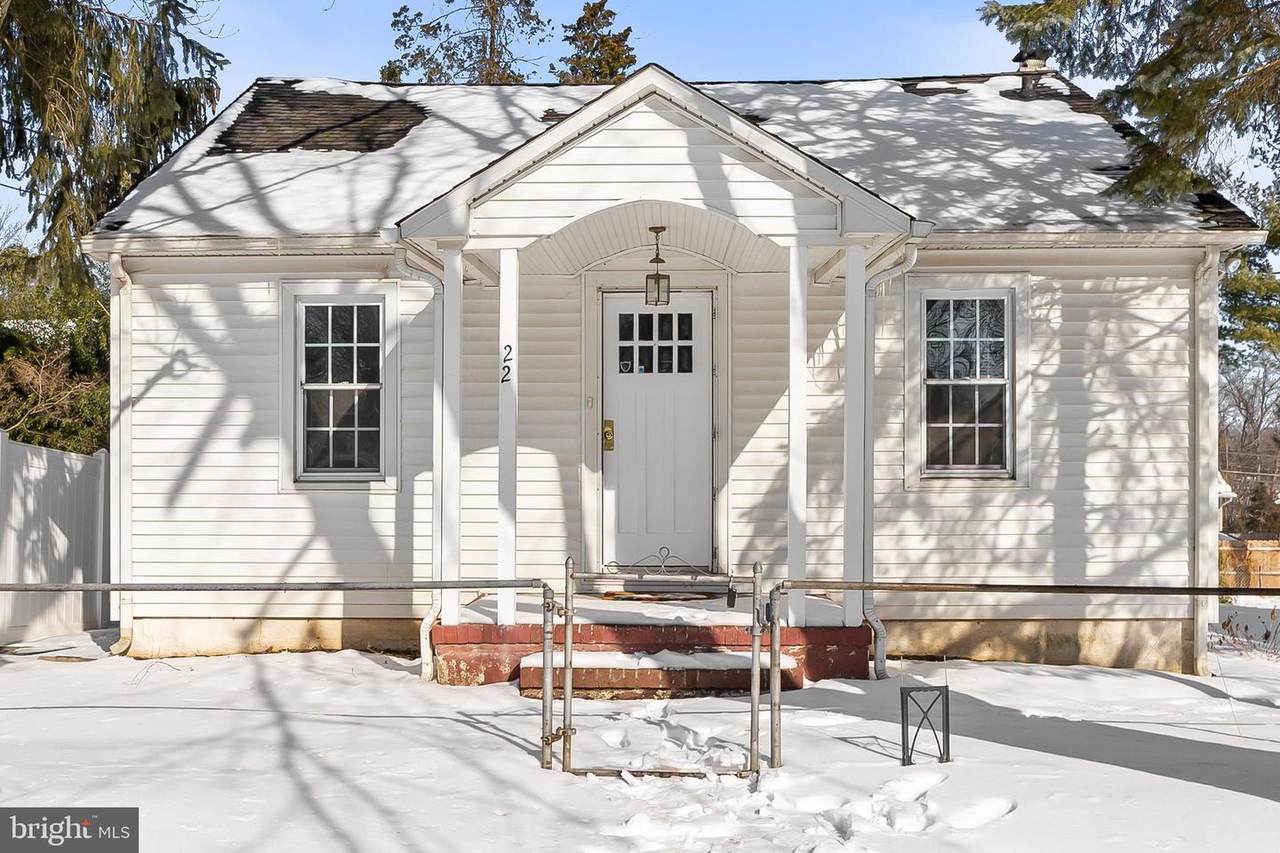22 Albemarle Avenue - Photo 1