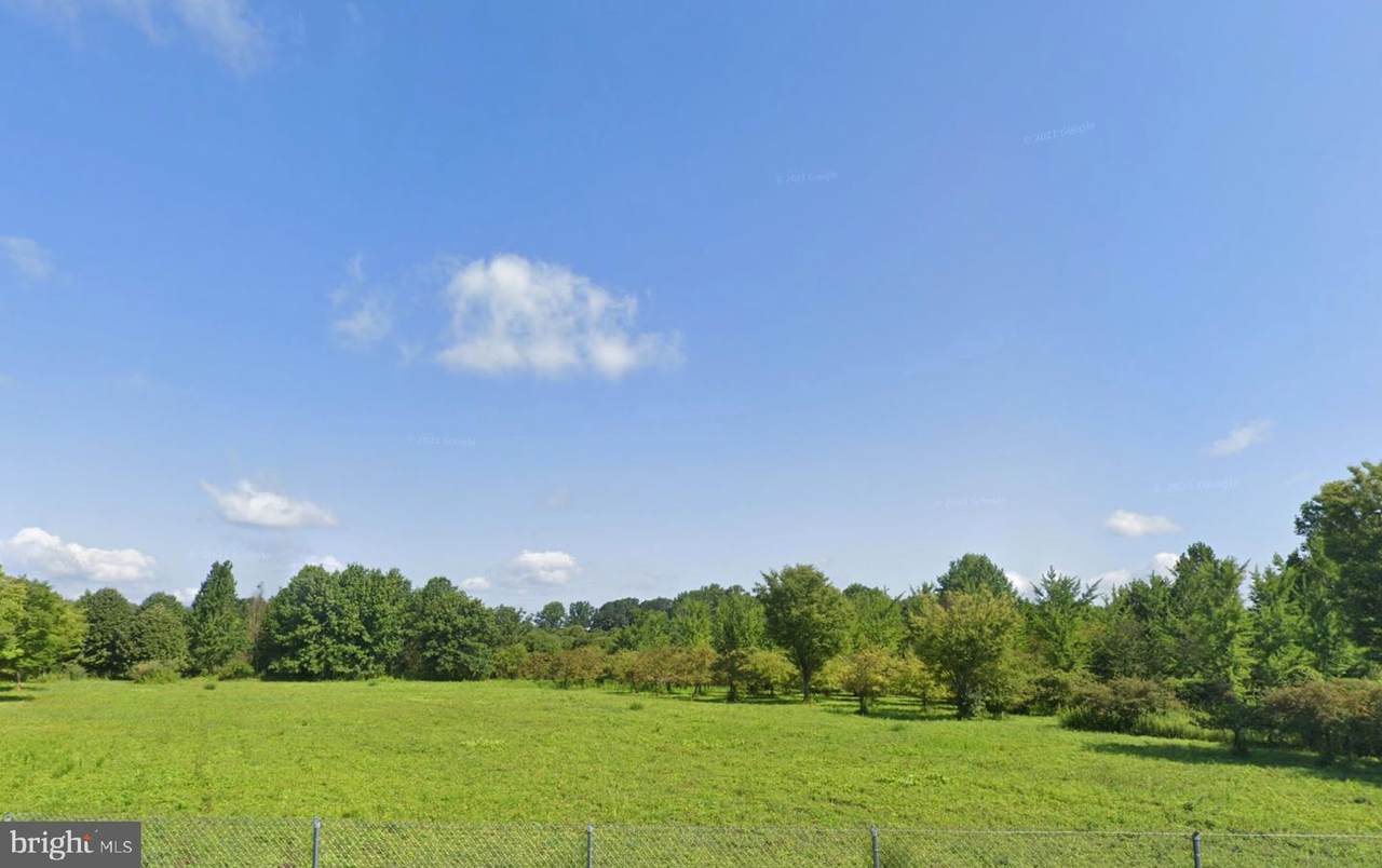 241 Sharon Road - Photo 1