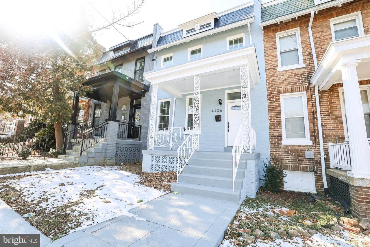 4706 9TH Street - Photo 1