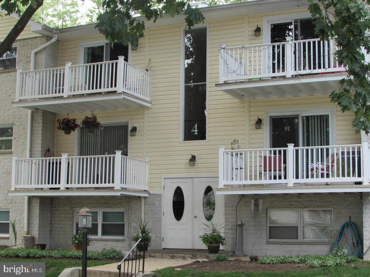 4 Warren Lodge Court - Photo 1