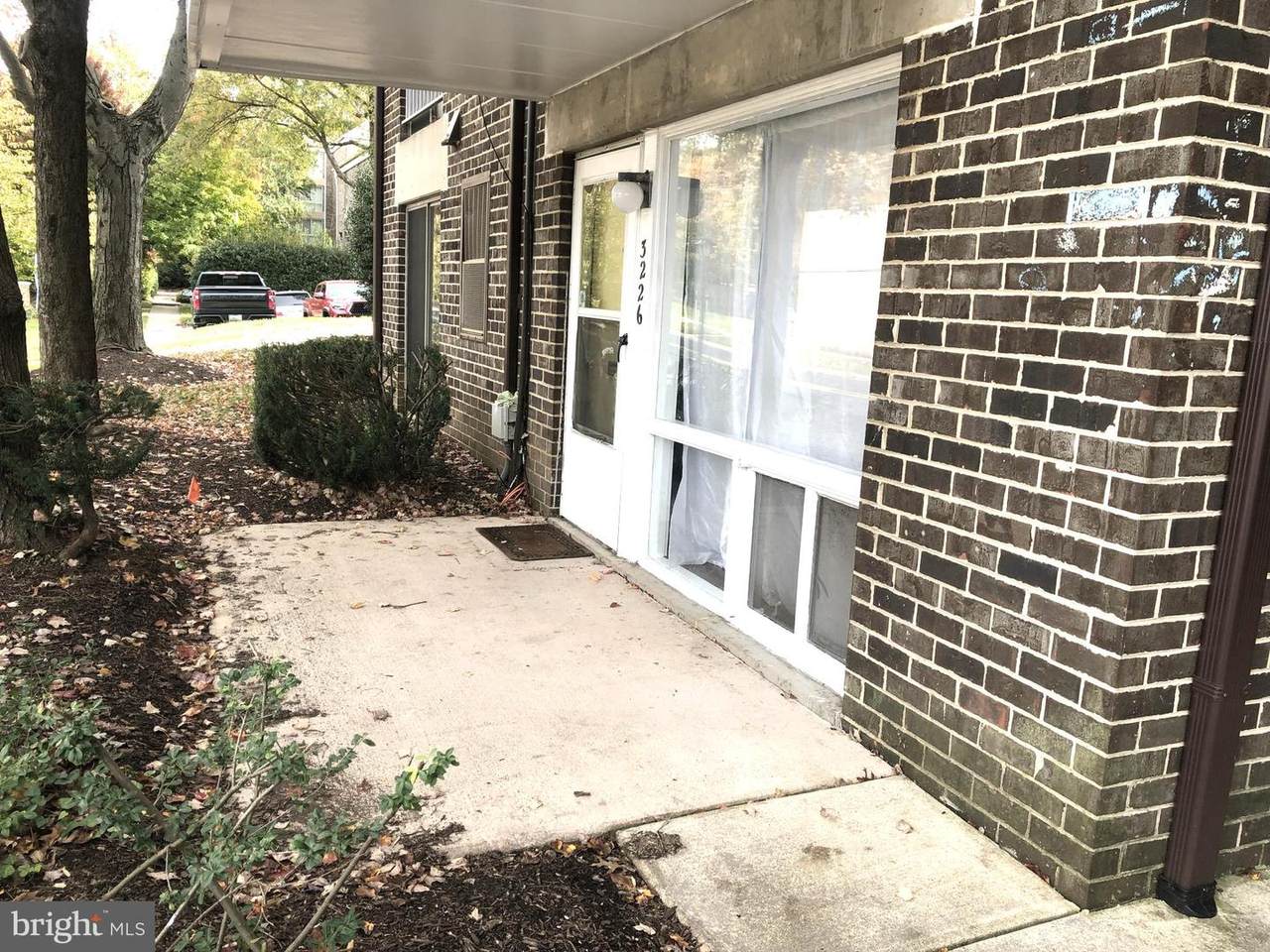 3226 Hewitt Avenue - Photo 1