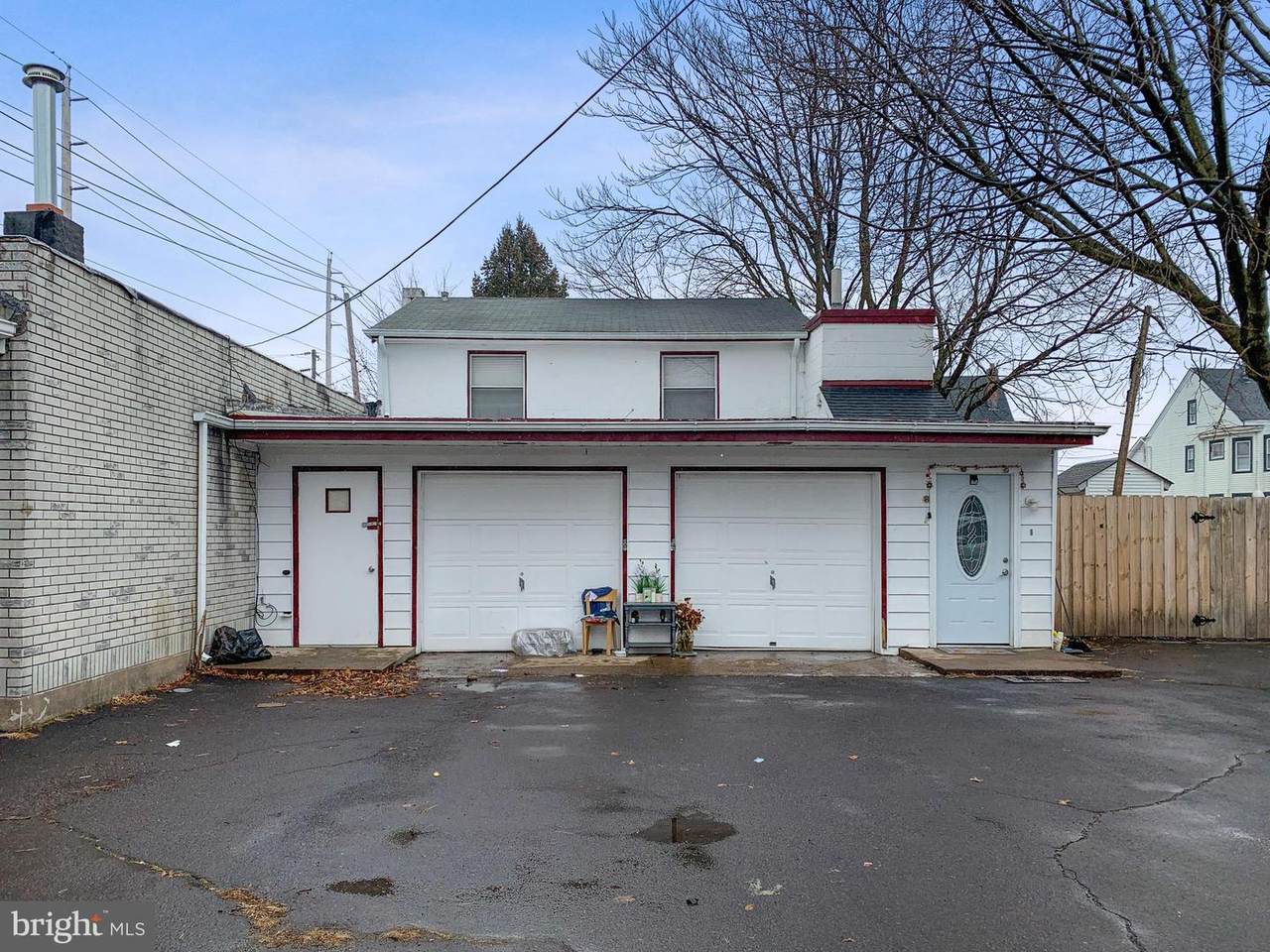 1402 Genesee Street - Photo 1