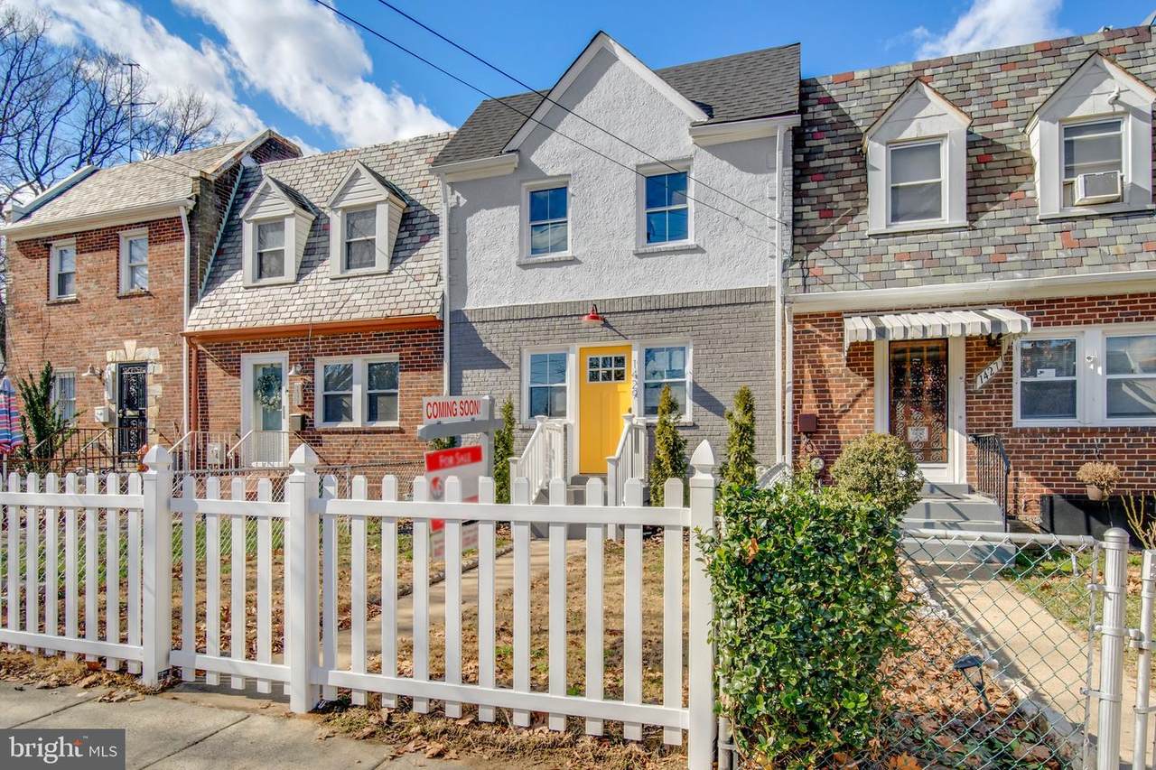 1429 19TH Street - Photo 1