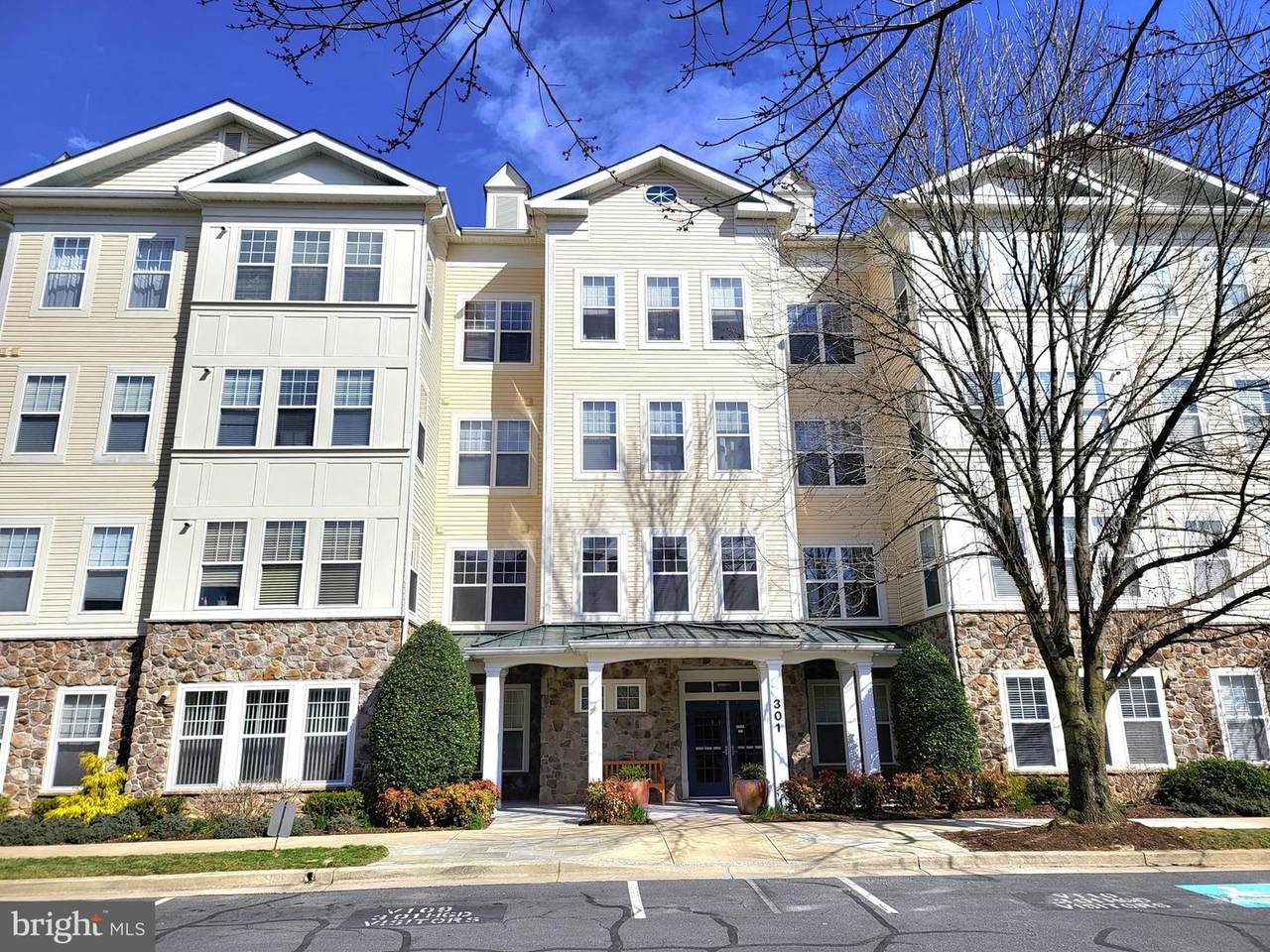 301 High Gables Drive - Photo 1