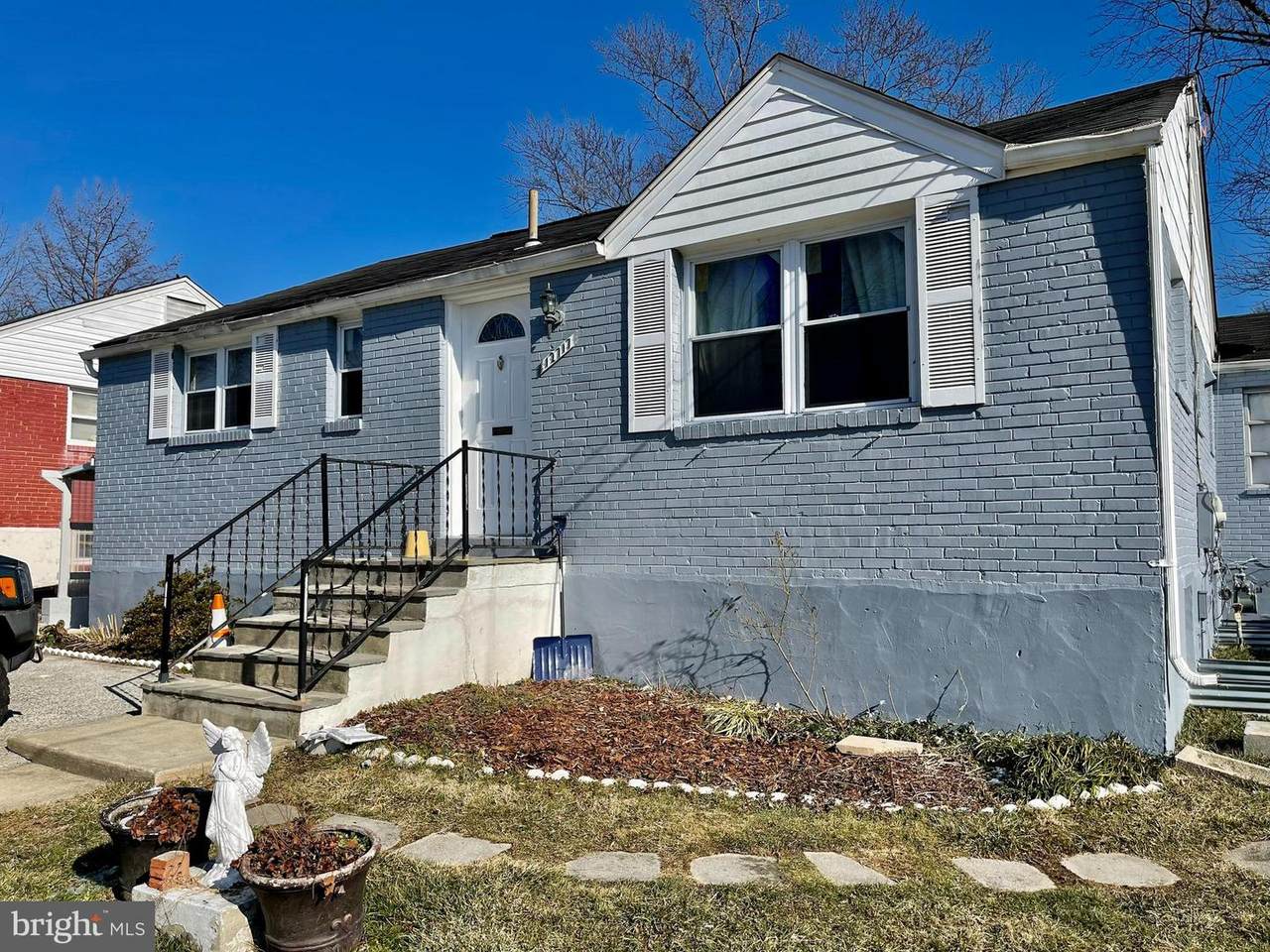 12717 Hathaway Drive - Photo 1