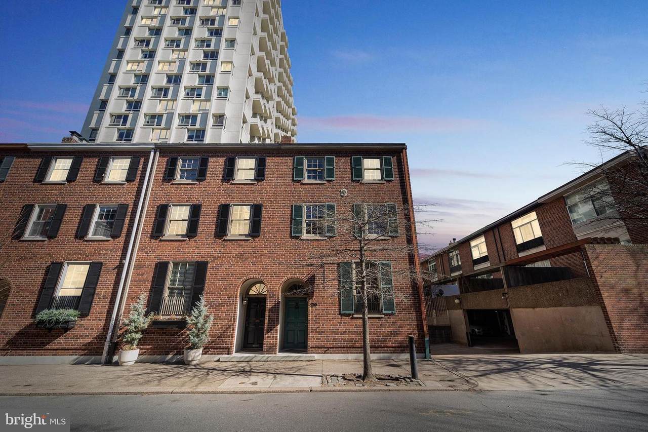 255 7TH Street - Photo 1
