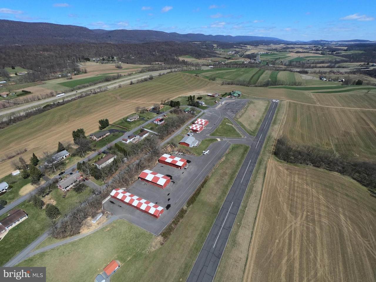 600, 650, 656 Airport Drive - Photo 1