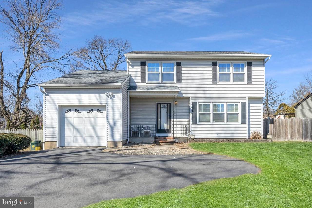 463 Ward Avenue - Photo 1