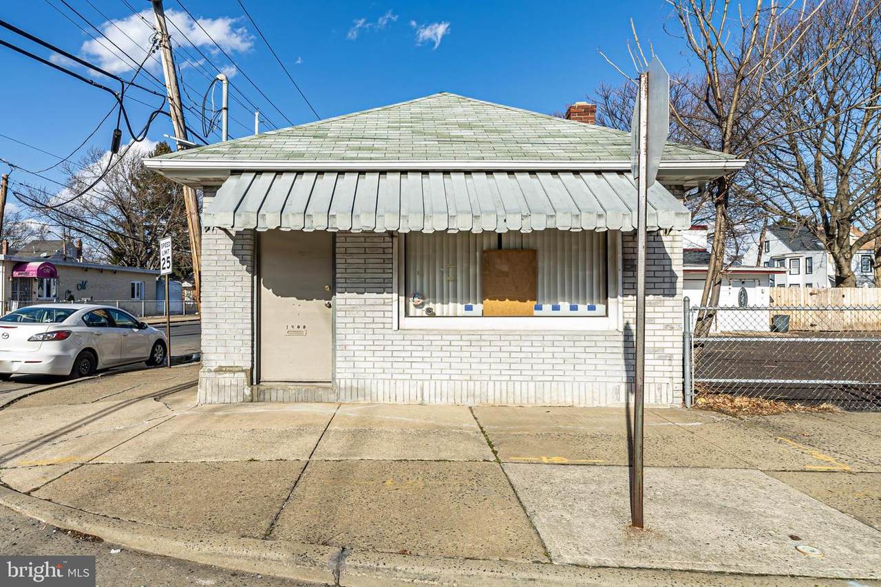 1400 Genesee Street - Photo 1