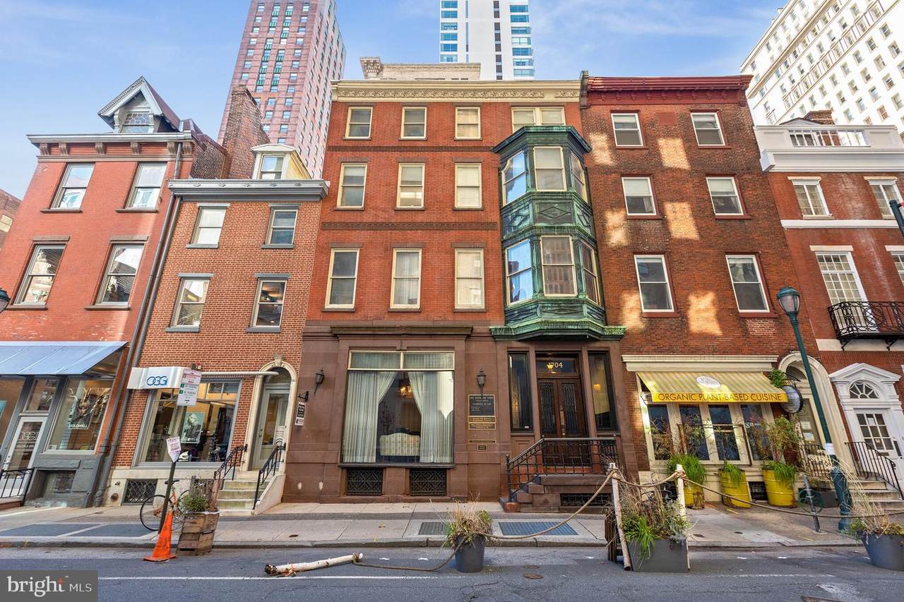 1704 Locust Street - Photo 1
