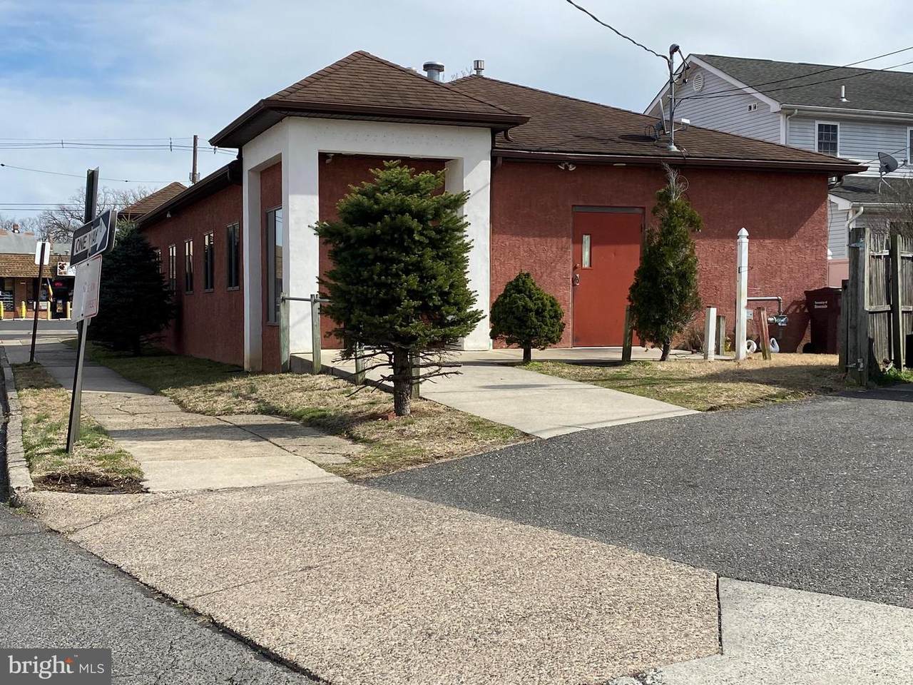 228 Pavilion Avenue - Photo 1