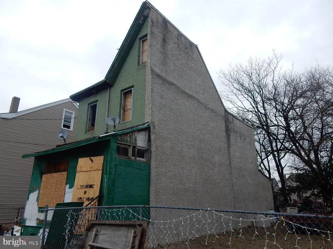 32 25TH Street - Photo 1