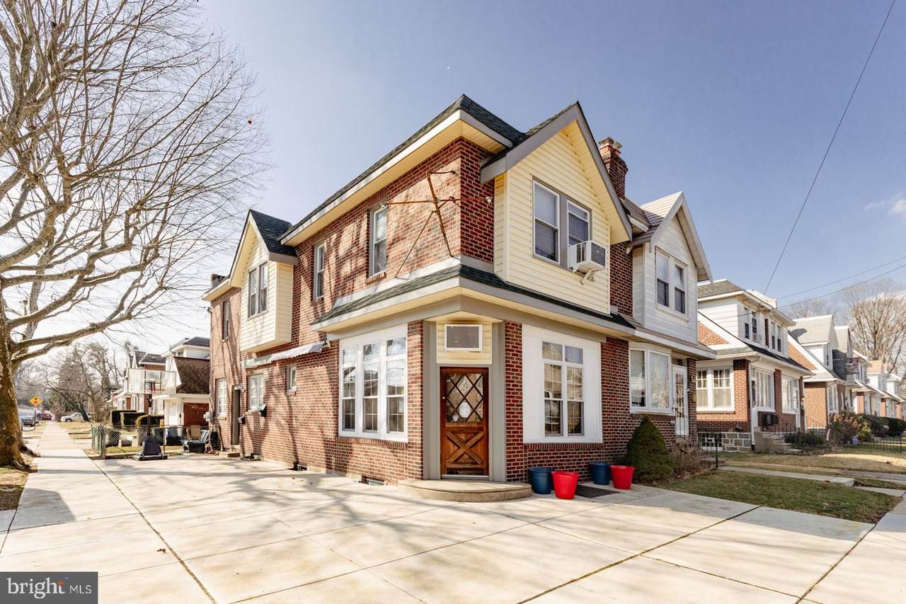 222 Hartel Avenue - Photo 1