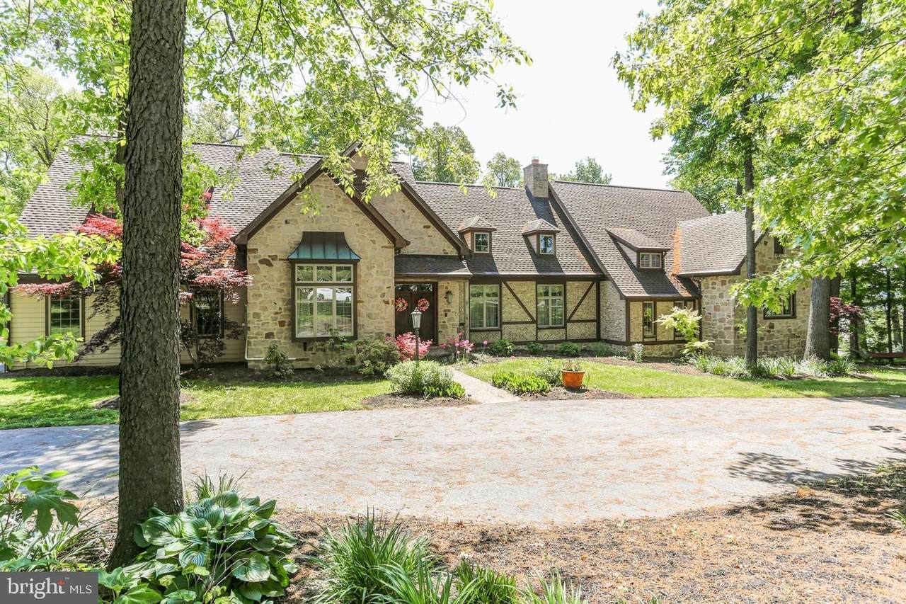 440 Chestnut Lane - Photo 1