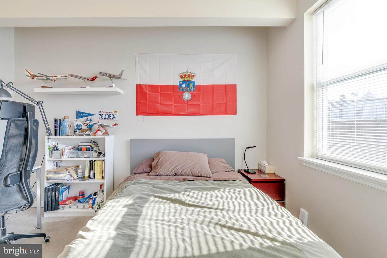 514 39TH Street - Photo 1