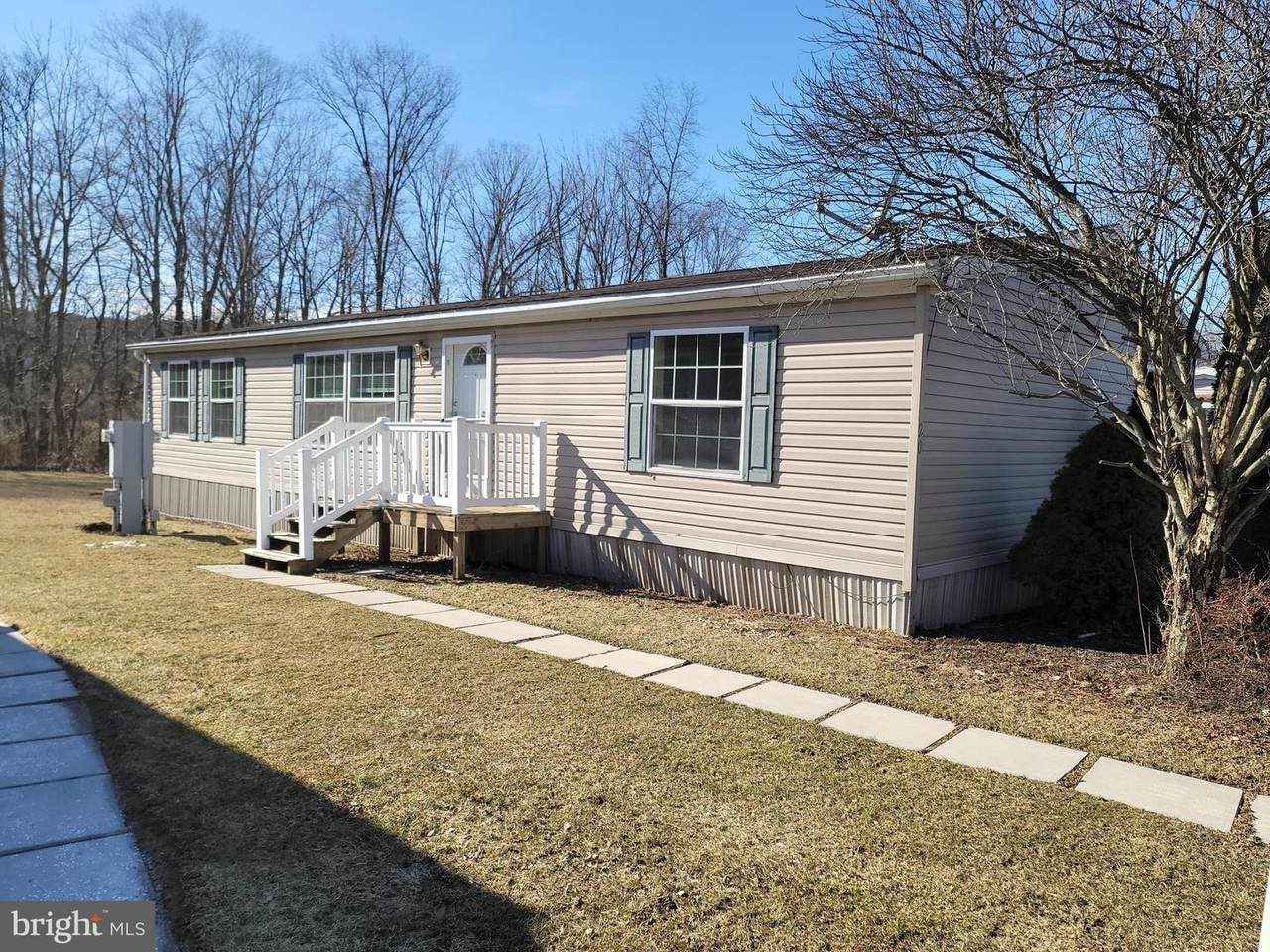 20 Meadowview Drive - Photo 1