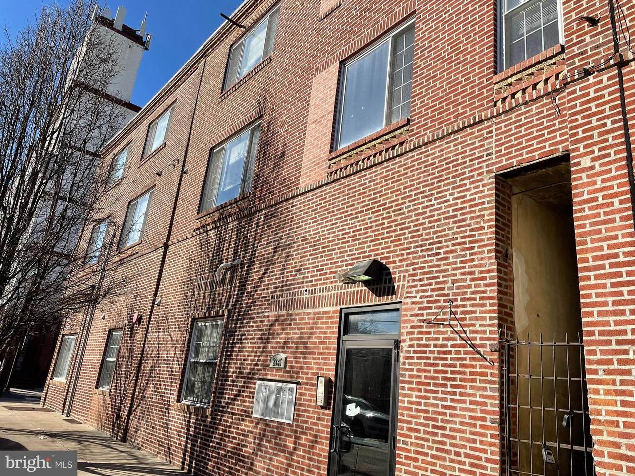 2335-37 Ellsworth Street - Photo 1