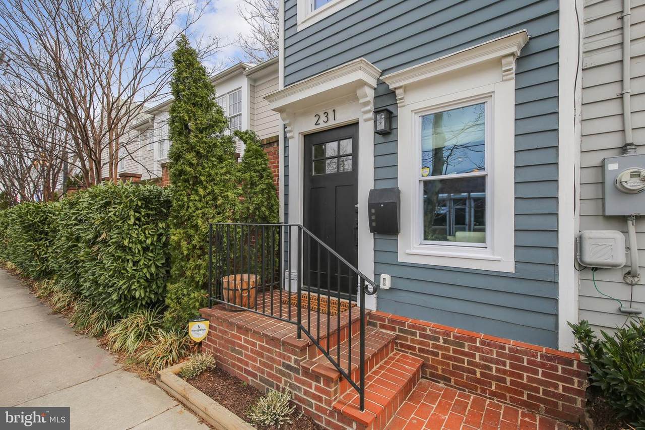 231 Henry Street - Photo 1