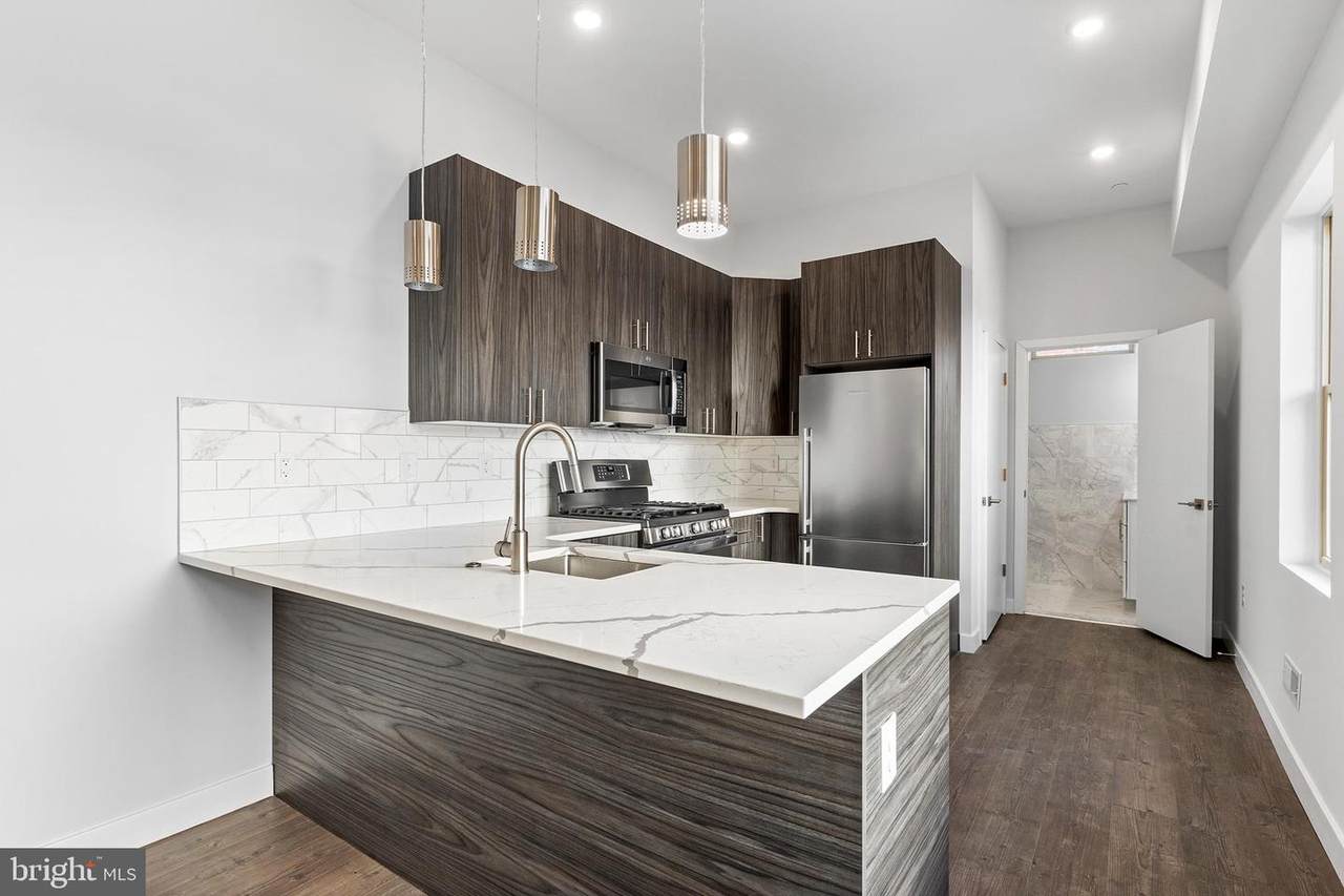 917 15TH Street - Photo 1