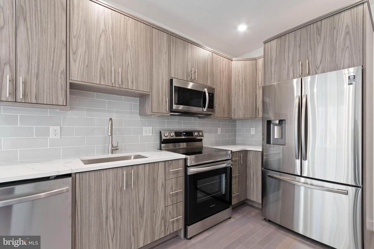 2027 8TH Street - Photo 1