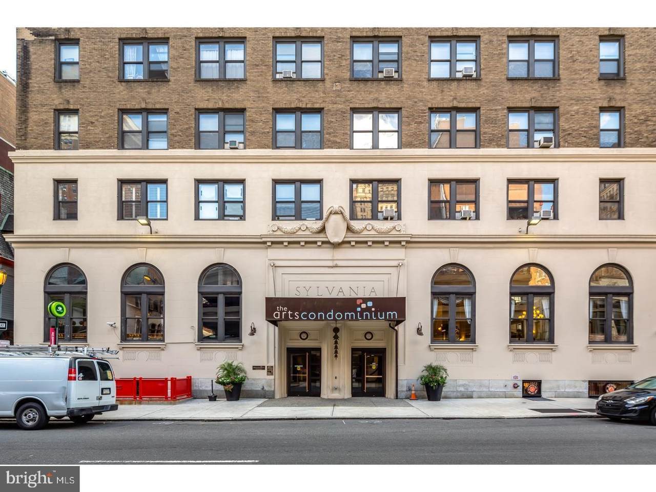 1324 Locust Street - Photo 1