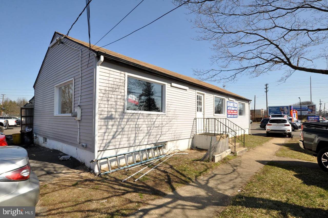 1634 Nottingham Way - Photo 1