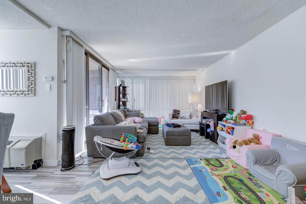 241 6TH Street - Photo 1