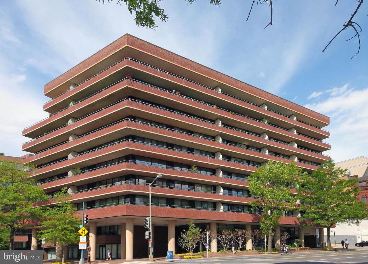 2555 Pennsylvania Avenue - Photo 1